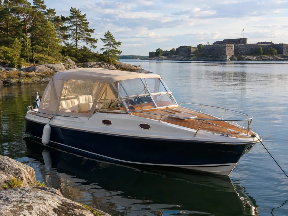 Helsinki: Private Boat Tour